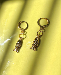 Tiny gold fish earrings