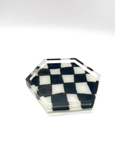 checkered coaster- black and white
