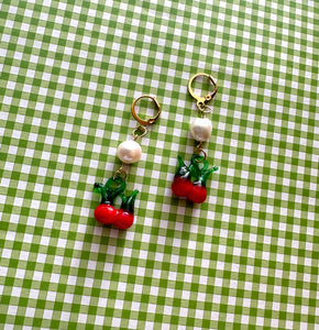 Pearly cherry earrings